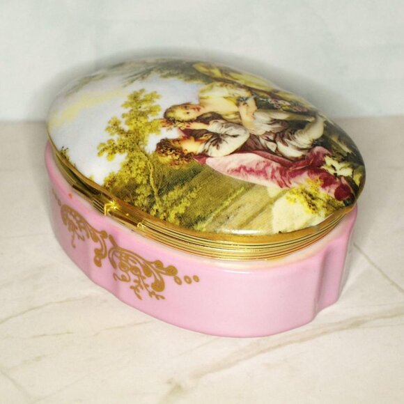 Collectible Porcelain Trinket Box with Painted Scene Vanity And  Dresser Decor - Picture 4 of 7